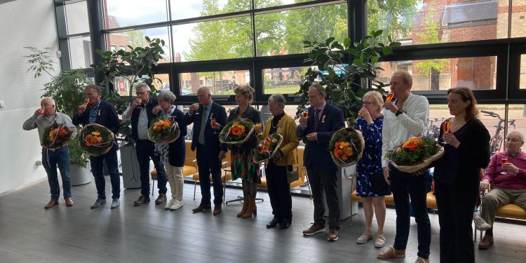 Lintjesregen Rijssen-Holten 2022 korhanen hoolter deerns gemeente diessenplas 