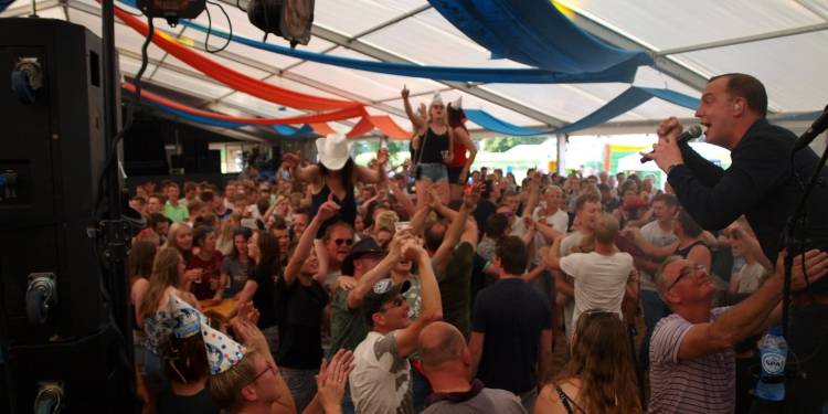 Een feest als nooit tevoren: Dijkerhoeksfeest 24, 25 & 26 juni 2022 dijkerhoeksfeest corona bonte paard 