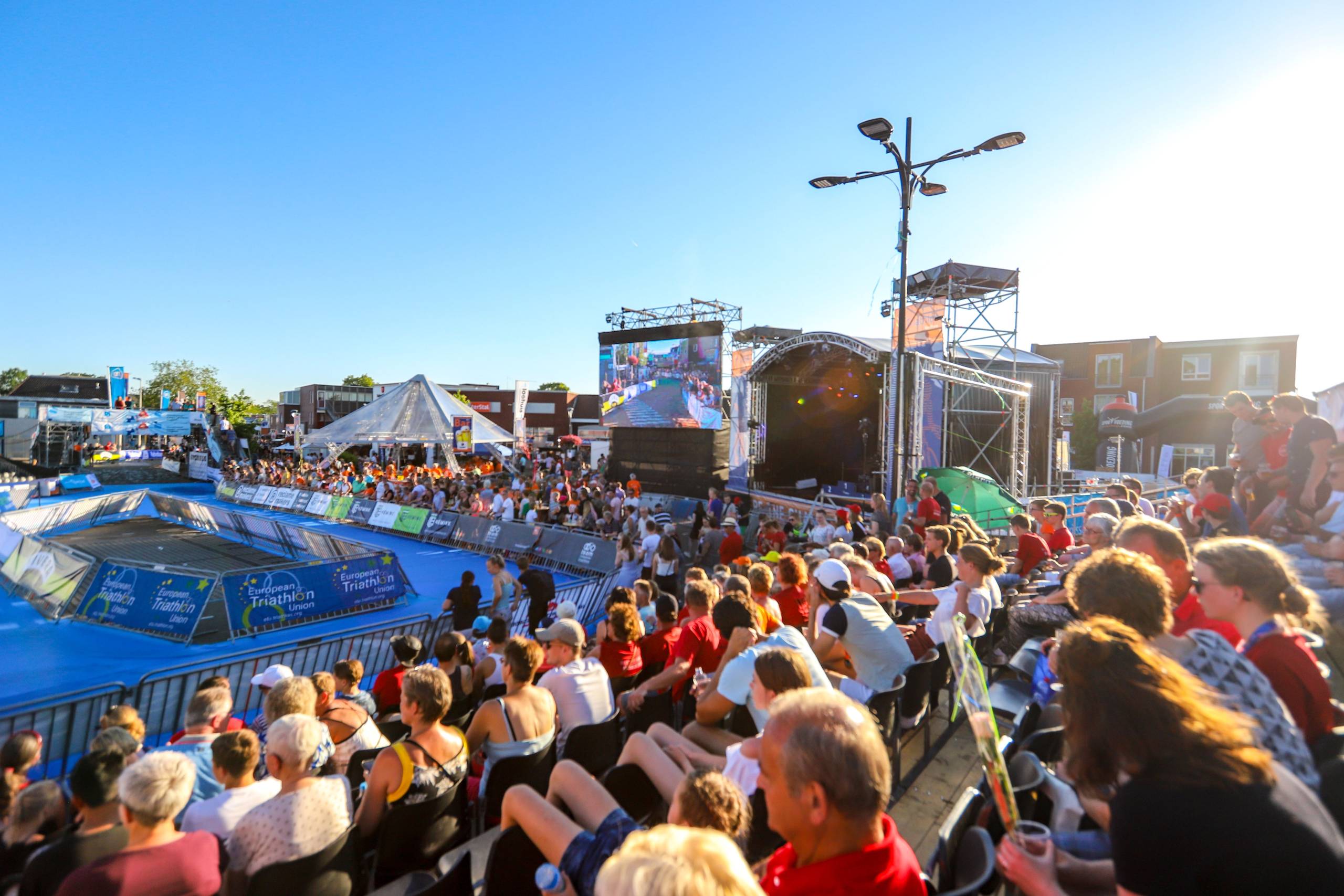 Holten kleurt oranje en blauw voor Triathlon Holten