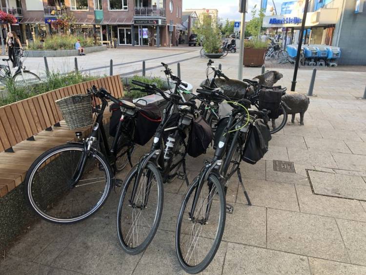 Ook gasten van buiten Holten ervaren problemen op de zitbank in het centrum 