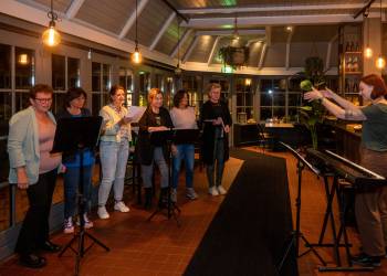 Holtense jonge ondernemers komen met aantrekkelijke actie smidsbelt muller corona bie toontje 