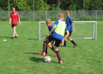 Bijeenkomst stratenvoetbaltoernooi 2022 vvholten 