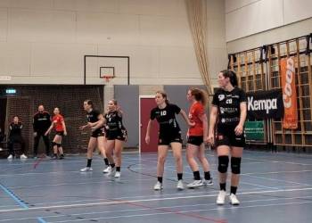 Veel strijd maar net geen punten voor handbaldames! tastoe hv holten 