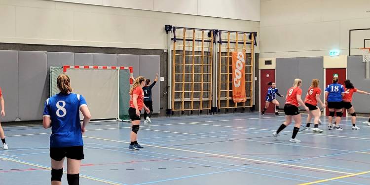 Dames 1 doen na zege de laatste plaats over aan Havana voetbal hv holten 