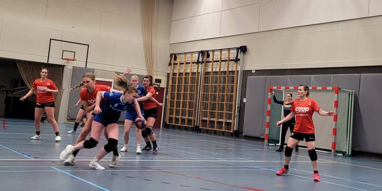 Holten geeft de zege in laatste minuut weg 