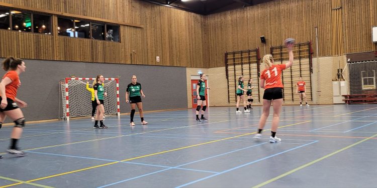 Verzwakt Holten niet opgewassen tegen HHZD hv holten 