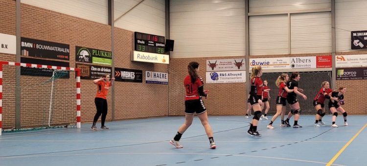 Haarle beslist pas in 2e helft de Sallandse derby tegen Holten hv holten 