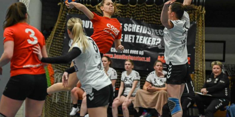 Holten verliest doelpuntrijke handbalderby tegen ABS 