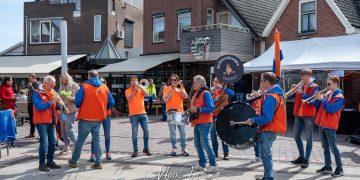 HoltensNieuws.nl Van farm naar glamour met Lach en straal! Van farm naar glamour met Lach en straal!