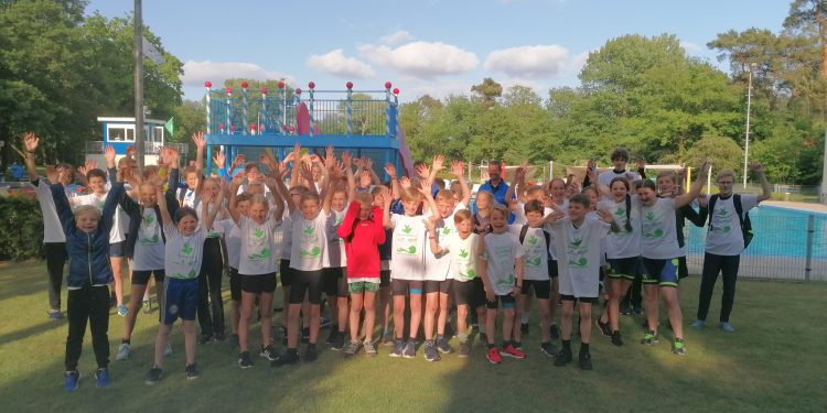 Enthousiaste jeugd start met Covergreen Jeugdclinics triathlon 