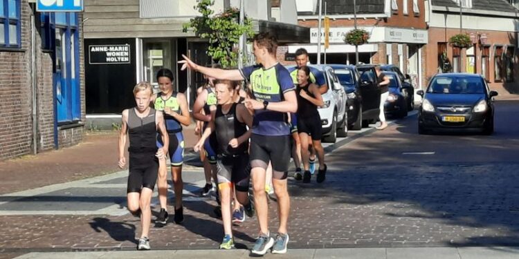 Mooie laatste avond Covergreen Jeugdclinics triathlon nijkamp 
