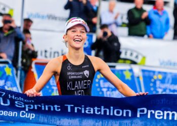 Atleten uit 20 verschillende landen vertonen hun kunsten in Holten tijdens 37ste editie van Triathlon Holten triathlon 