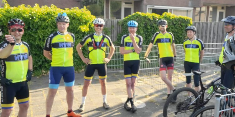 Wielervereniging Holten is zes jeugdtrainers rijker wielervereniging 