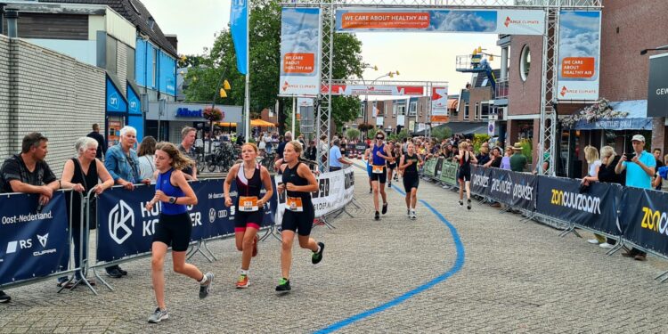Jeugdtriathlon (Super)Sprint Triathlon Holten triathlon 