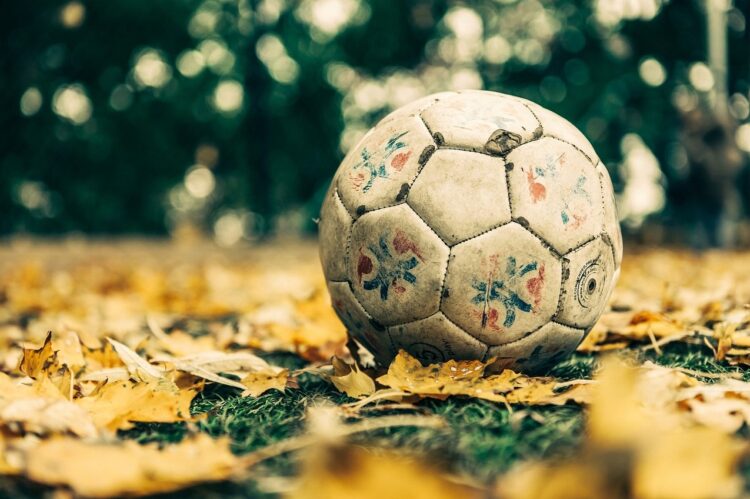 Een Terugblik op de Voetbalgeschiedenis van Holten vvholten voetbal blauwwit 