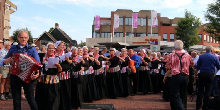 Shantyfestival in centrum Rijssen 