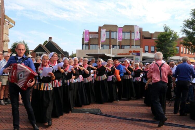 Shantyfestival in centrum Rijssen 