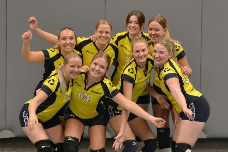 Goede seizoenstart volleybaldames Mintonette 2 mintonette 
