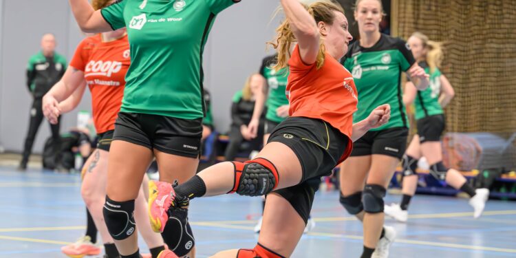 Verdiende zege van Heinose kampioenskandidaat op laagvlieger Holten hv holten 