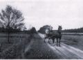 G.H. Krieger en Piet Bos op de nog onverharde Espelodijk