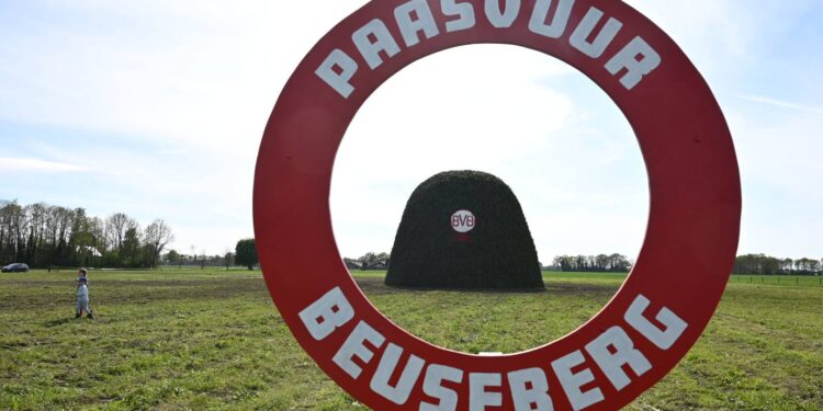 HoltensNieuws.nl Beuseberg wint paasvuurcompetitie 2025 Beuseberg wint paasvuurcompetitie 2025 espelo dijkerhoek bie toontje beuseberg