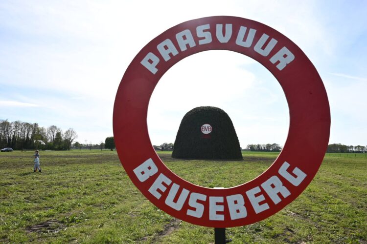Beuseberg wint paasvuurcompetitie 2025 espelo dijkerhoek bie toontje beuseberg 