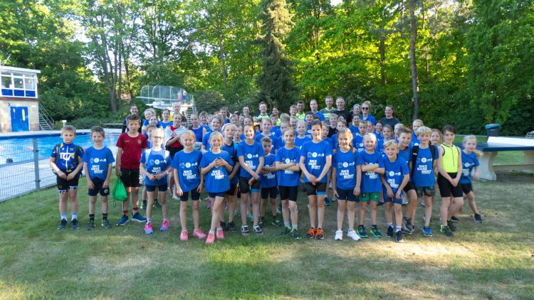 Stralende en Sportieve Aftrap voor Triathlon Jeugdclinics in Holten triathlon 