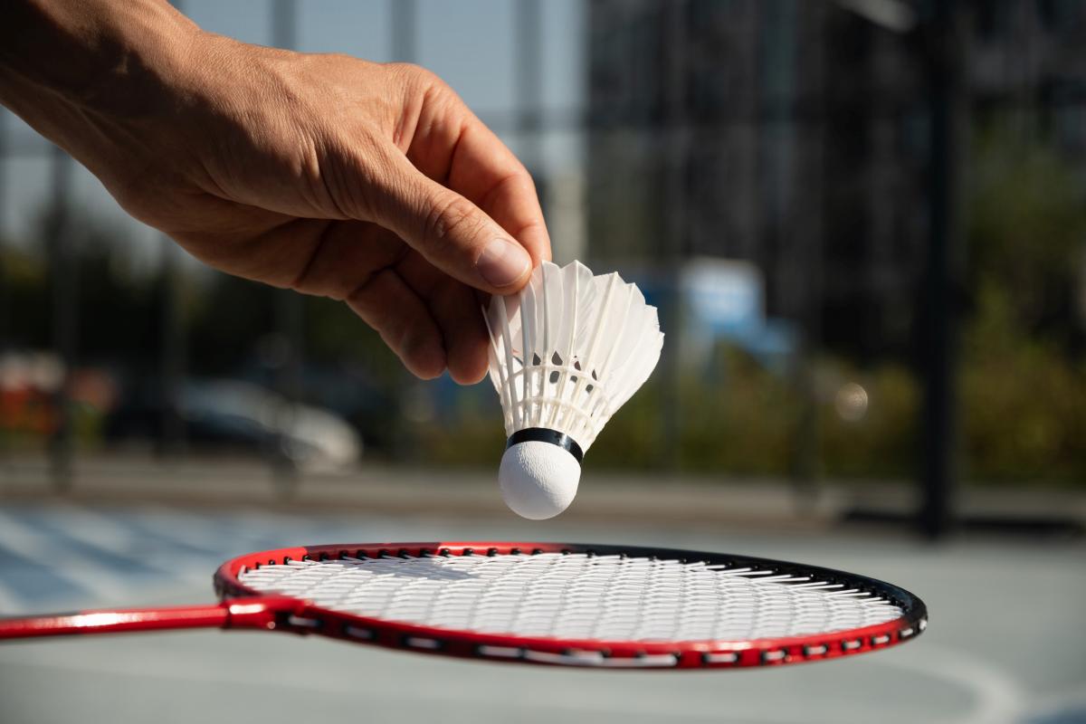 Eerste team van Badminton Club Holten blijft winnen