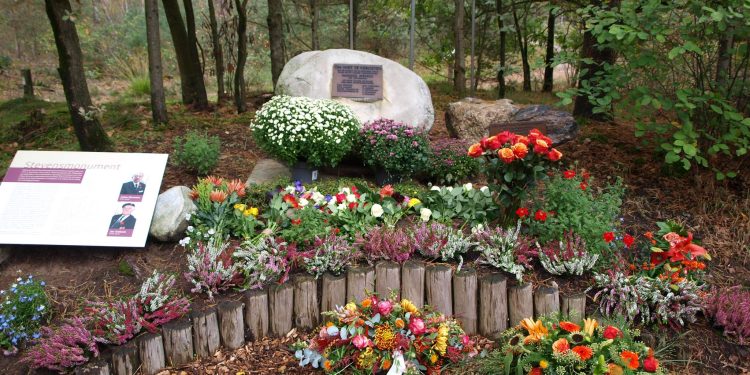 Herdenking Stevensmonument Haarlerweg 