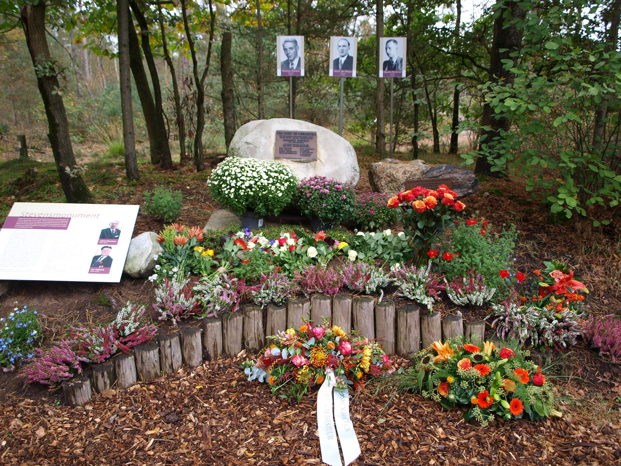 Herdenking Stevensmonument Haarlerweg
