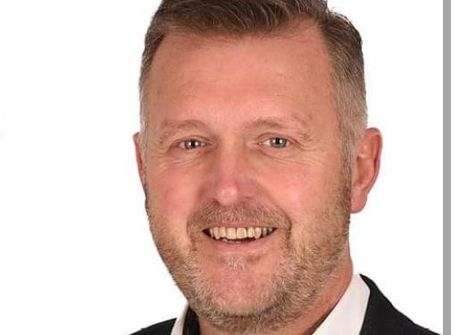 Leden Gemeentebelang kiezen unaniem voor lijsttrekker Jan Beunk gemeentebelang gemeente 