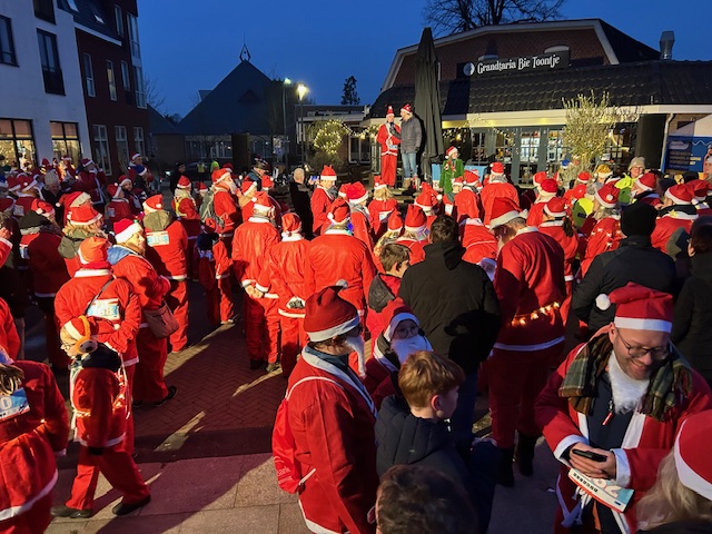 Kerstmannen maken dorpstuin ‘Het Sportdal’ toegankelijker – loop je mee?