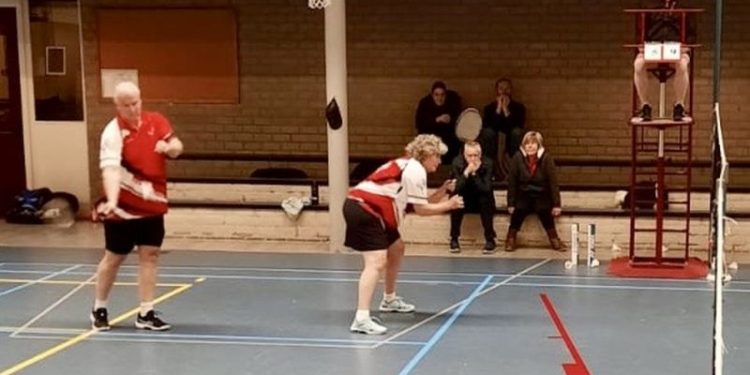 HoltensNieuws.nl Drukke week voor het eerste badmintonteam uit Holten Drukke week voor het eerste badmintonteam uit Holten