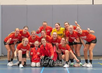 HoltensNieuws.nl Indoor cross bij manege Snorrewind Indoor cross bij manege Snorrewind snorrewind