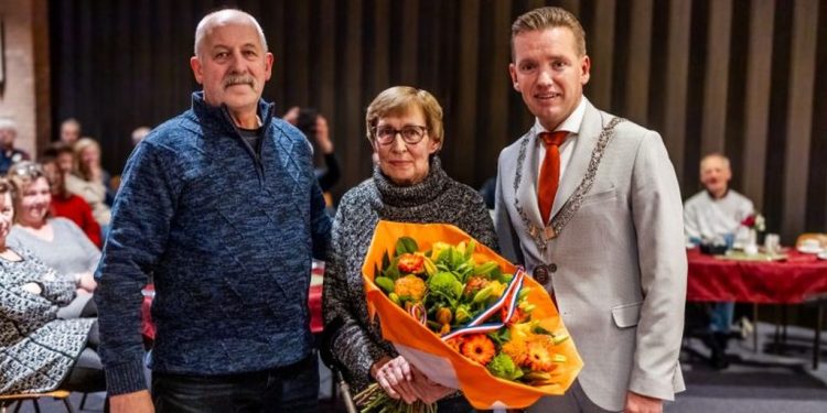 HoltensNieuws.nl Koninklijke onderscheiding voor Gerrie Jansen-Brinkman Koninklijke onderscheiding voor Gerrie Jansen-Brinkman gemeente