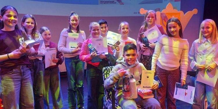HoltensNieuws.nl Brian Wessels wint lokale voorleeswedstrijd Rijssen-Holten Brian Wessels wint lokale voorleeswedstrijd Rijssen-Holten quiz kulturhus bibliotheek