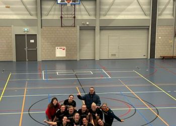 HoltensNieuws.nl Volleybalmeiden B1 verloren van kampioen Markel-up Volleybalmeiden B1 verloren van kampioen Markel-up mintonette