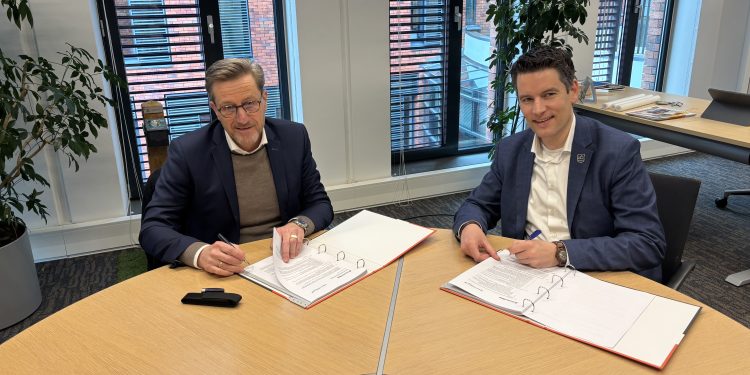 Gemeente en Roosdom Tijhuis tekenen overeenkomst voor ontwikkeling locatie Boer Biet gemeente 
