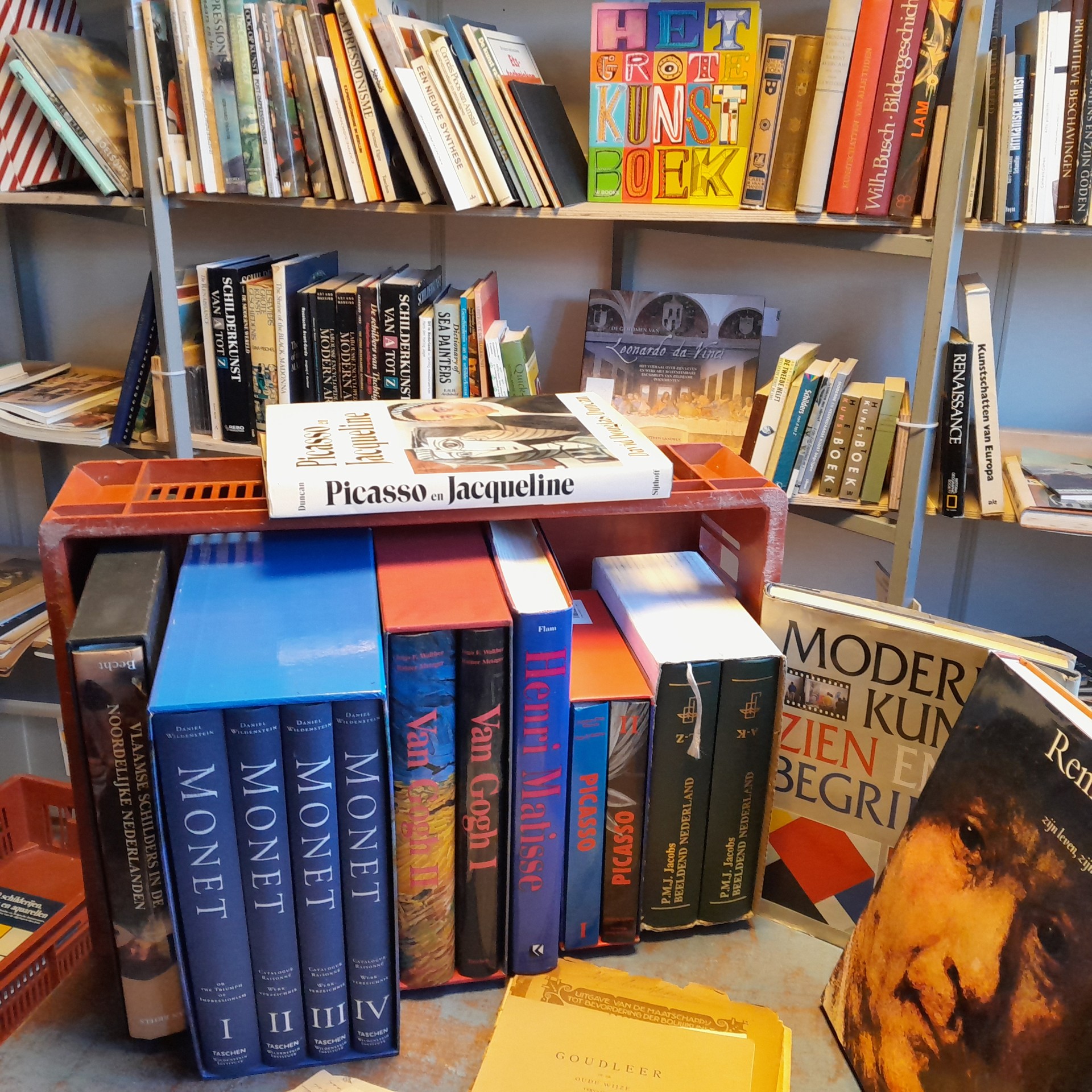 Boekenmarkt met veel kunstboeken