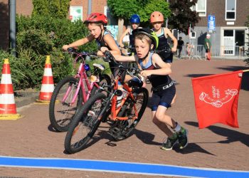 HoltensNieuws.nl Spannende wedstrijd verwacht bij International Triathlon Holten Spannende wedstrijd verwacht bij International Triathlon Holten triathlon