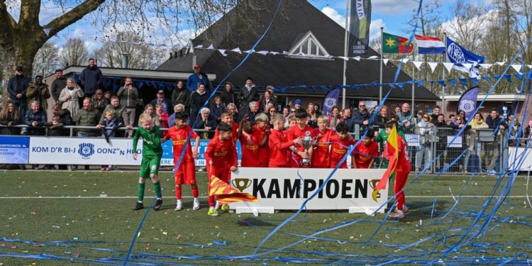 HoltensNieuws.nl FC Nordsjaelland wint op Blauw Wit Toernooi FC Nordsjaelland wint op Blauw Wit Toernooi blauwwit