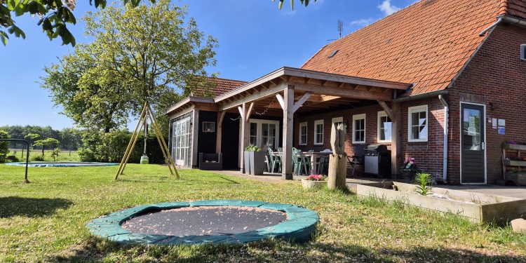 HoltensNieuws.nl Gezellige open dag op Zorgboerderij Het Nös Gezellige open dag op Zorgboerderij Het Nös